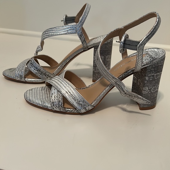 Silver heels - Picture 2 of 6